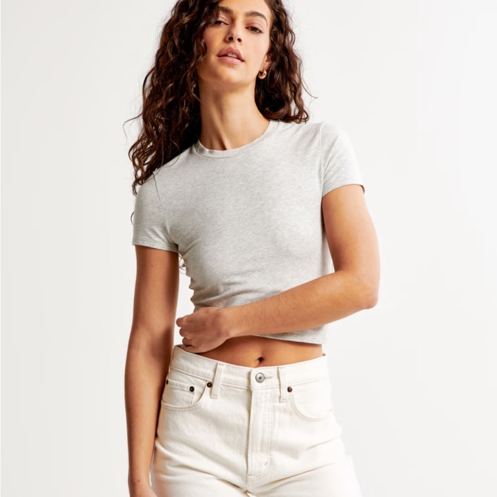 A&F Esssential Baby T. Gray.